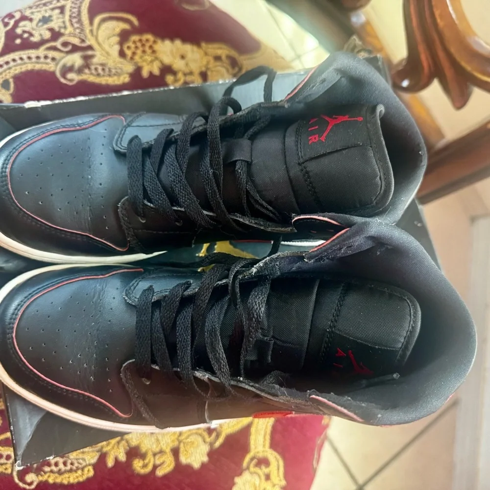 Jordan Kids Black Sneakers with Red Trim - Picture 6 of 8